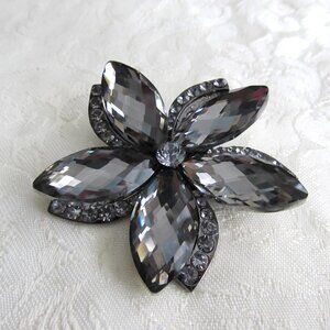Beautiful Rhinestone Flower Brooch Layered 2.50" Pale Mauve Gun Metal Tone